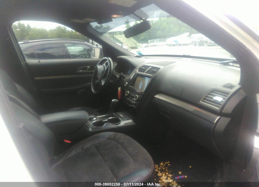 2018 FORD EXPLORER XLT VIN: 1FM5K8D86JGA75658