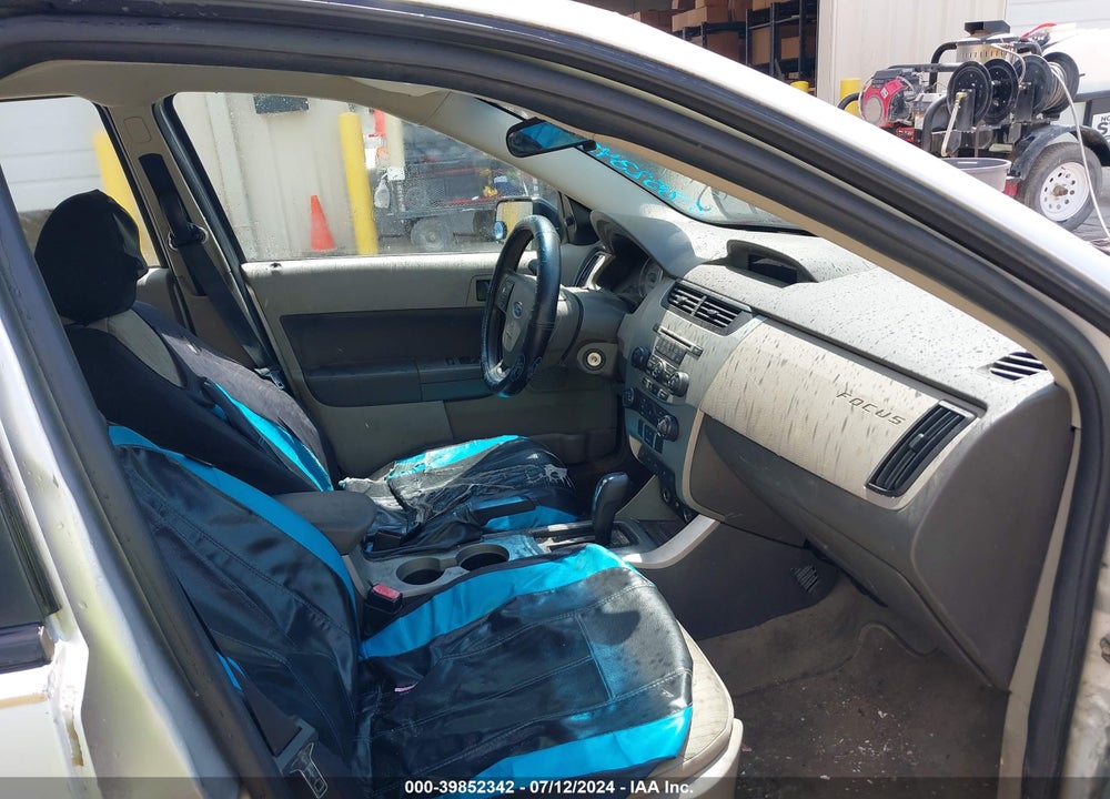 2010 FORD FOCUS SE VIN: 1FAHP3FN9AW285773