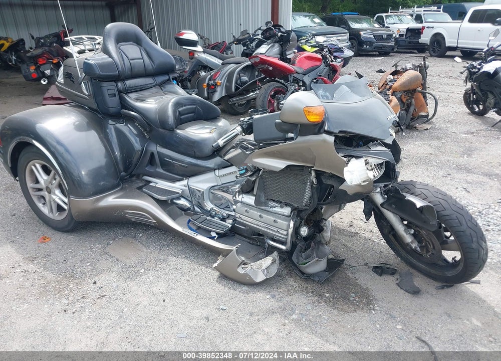 2006 HONDA GL1800 VIN: 1HFSC47G26A501166