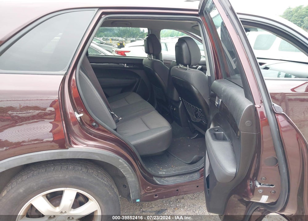 2012 KIA SORENTO LX VIN: 5XYKT3A65CG223329