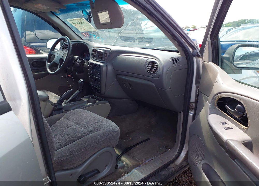 2004 CHEVROLET TRAILBLAZER LS VIN: 1GNDT13S942415072