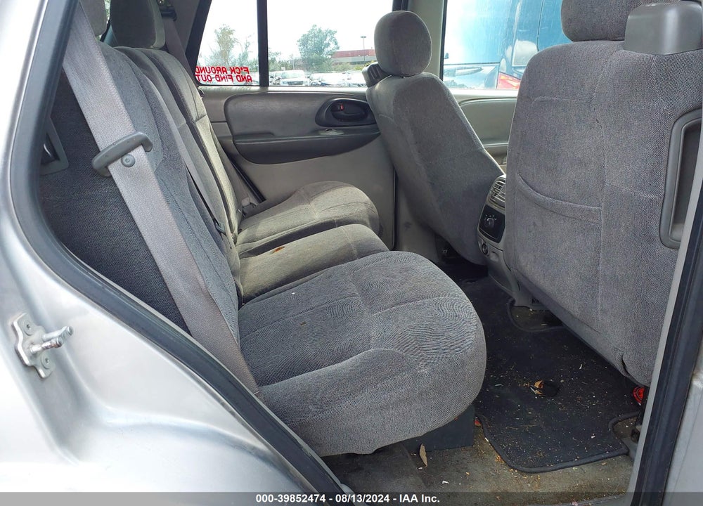 2004 CHEVROLET TRAILBLAZER LS VIN: 1GNDT13S942415072