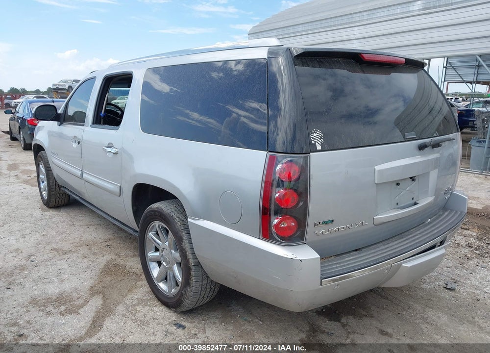 2012 GMC YUKON XL 1500 DENALI VIN: 1GKS2MEF9CR215646