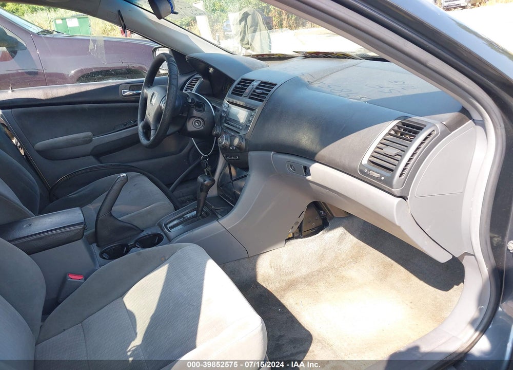 2005 HONDA ACCORD VIN: 1HGCM564X5A125938