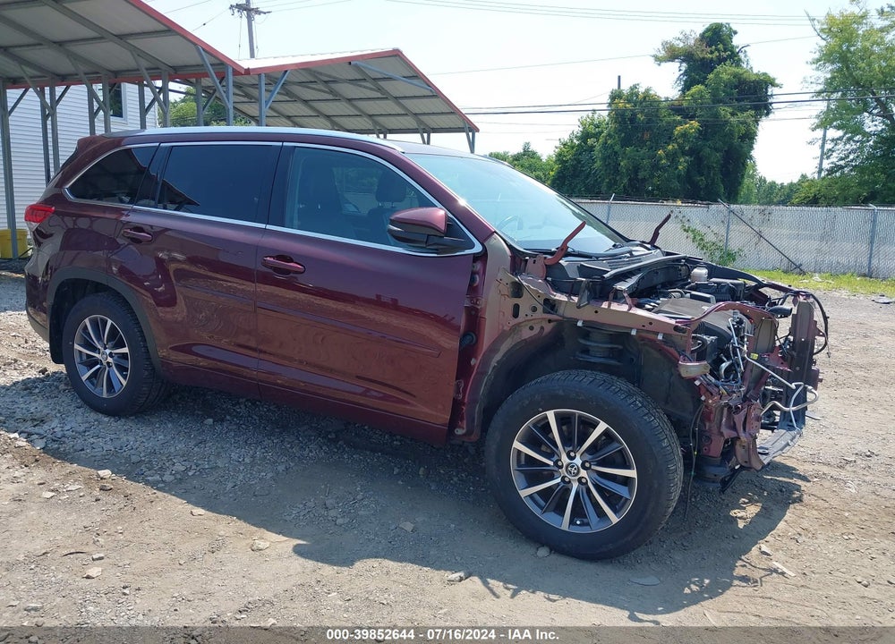2018 TOYOTA HIGHLANDER XLE VIN: 5TDJZRFHXJS874026