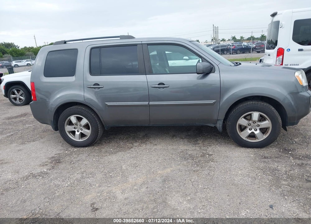 2011 HONDA PILOT EX-L VIN: 5FNYF3H50BB032910