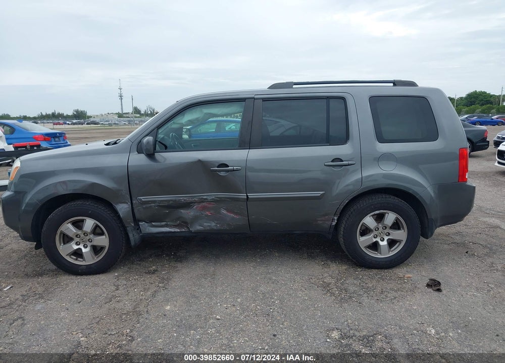 2011 HONDA PILOT EX-L VIN: 5FNYF3H50BB032910
