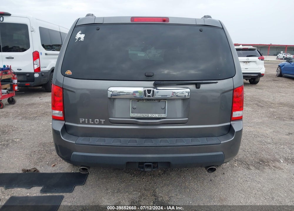2011 HONDA PILOT EX-L VIN: 5FNYF3H50BB032910