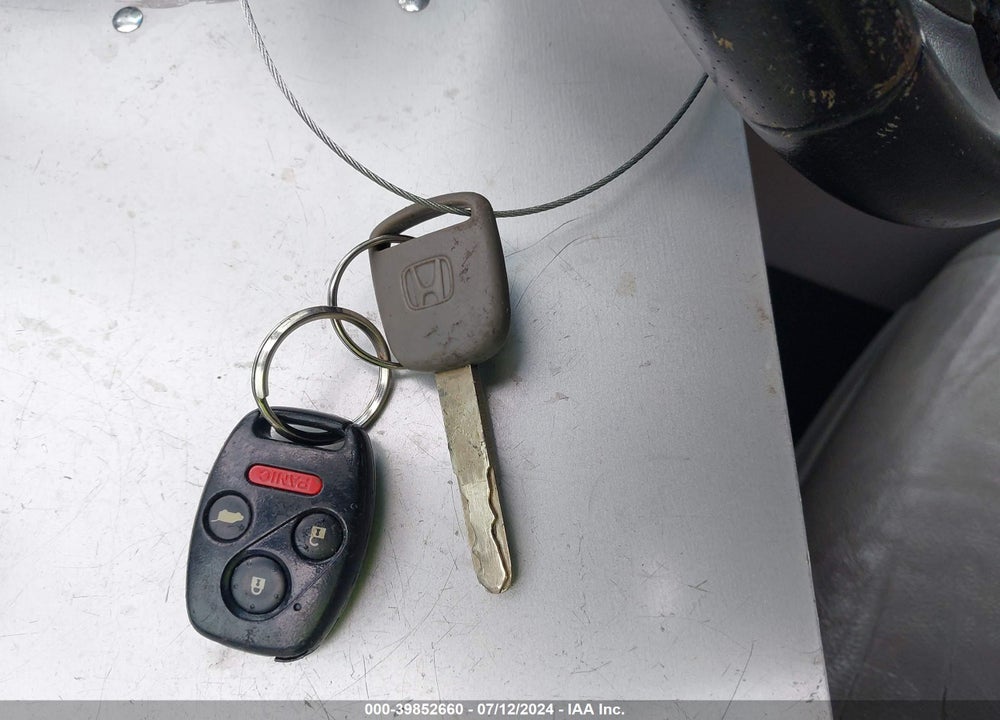 2011 HONDA PILOT EX-L VIN: 5FNYF3H50BB032910
