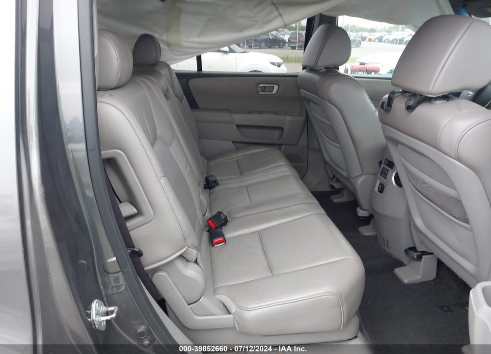 2011 HONDA PILOT EX-L VIN: 5FNYF3H50BB032910