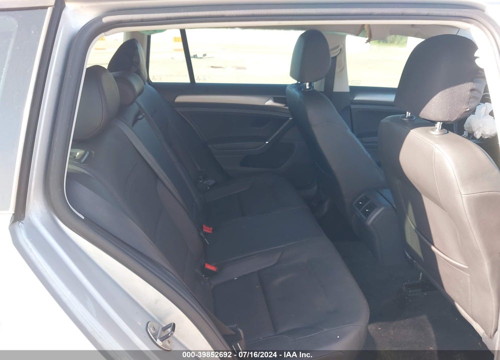 2015 VOLKSWAGEN GOLF SPORTWAGEN TDI S 4-DOOR VIN: 3VWCA7AU9FM517059