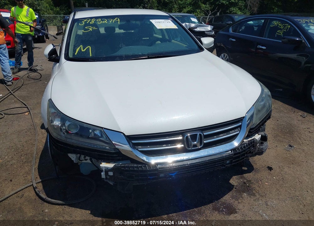 2015 HONDA ACCORD LX VIN: 1HGCR2F32FA177573