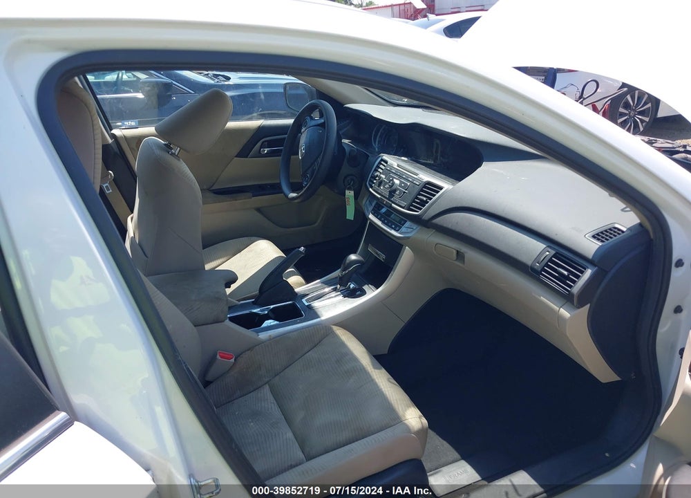 2015 HONDA ACCORD LX VIN: 1HGCR2F32FA177573