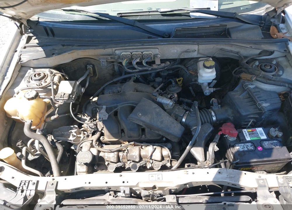 2008 FORD ESCAPE XLT VIN: 1FMCU03158KA79196