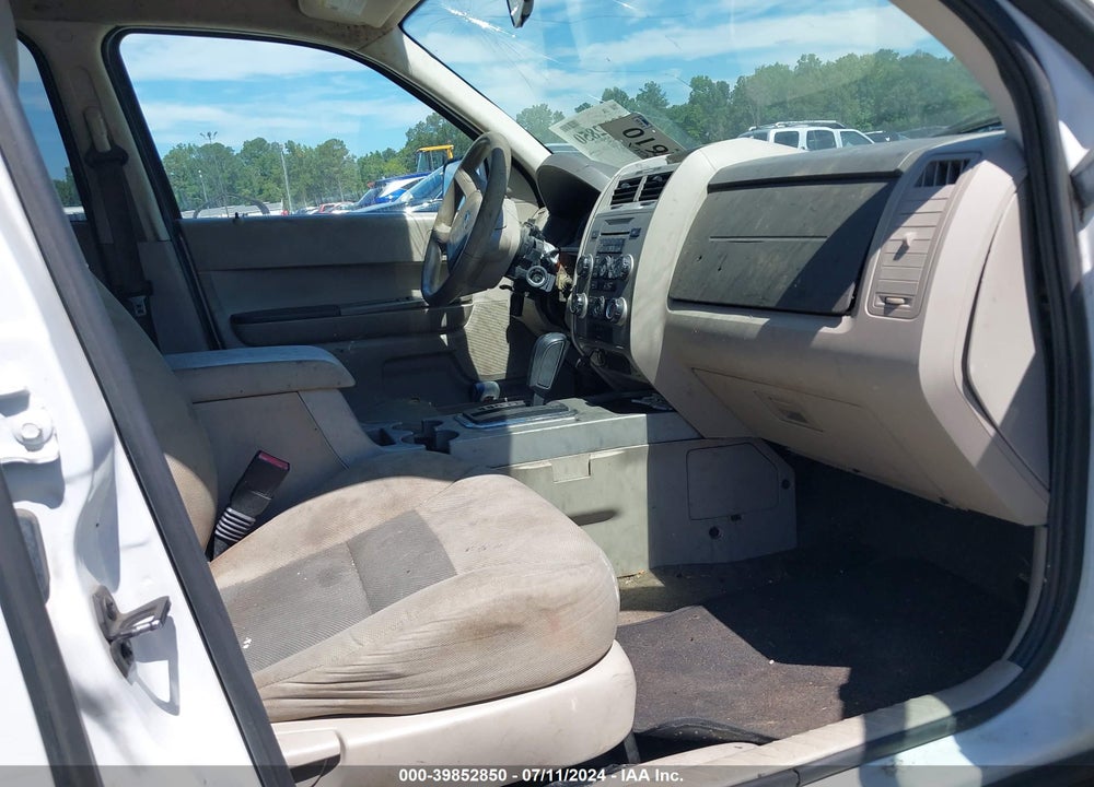 2008 FORD ESCAPE XLT VIN: 1FMCU03158KA79196
