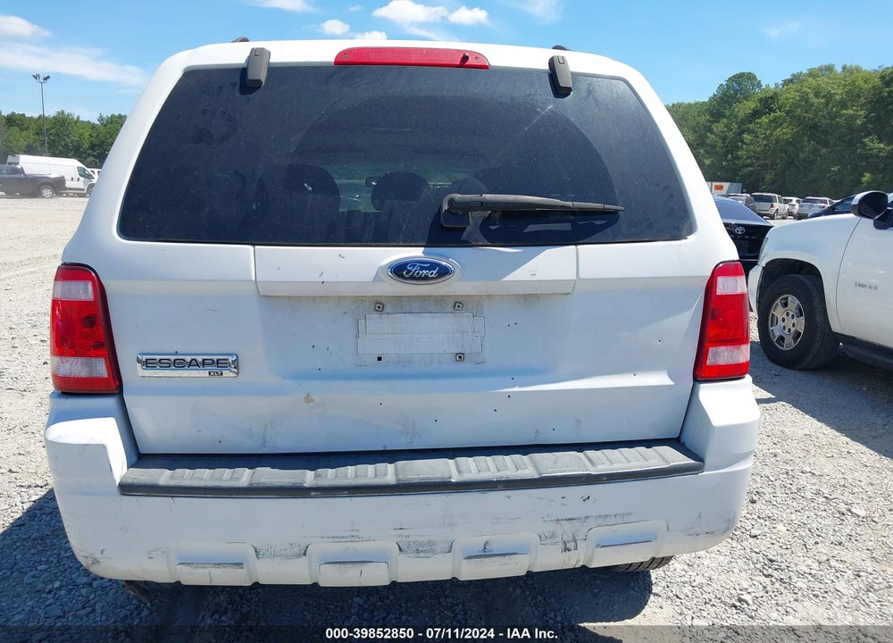 2008 FORD ESCAPE XLT VIN: 1FMCU03158KA79196