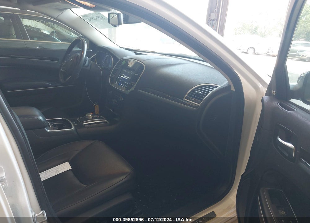 2019 CHRYSLER 300 LIMITED AWD VIN: 2C3CCAKG4KH595183