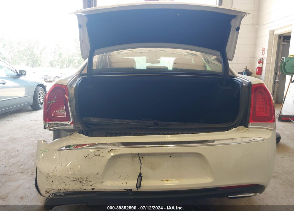 2019 CHRYSLER 300 LIMITED AWD VIN: 2C3CCAKG4KH595183