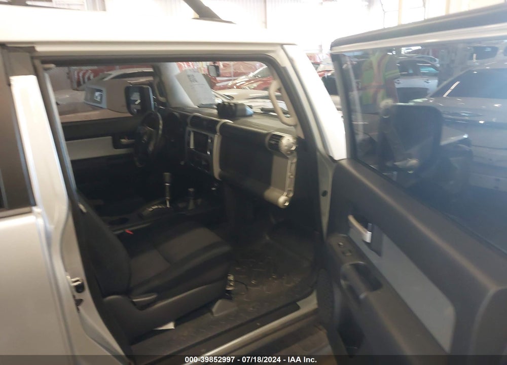 2007 TOYOTA FJ CRUISER VIN: JTEBU11F370044280