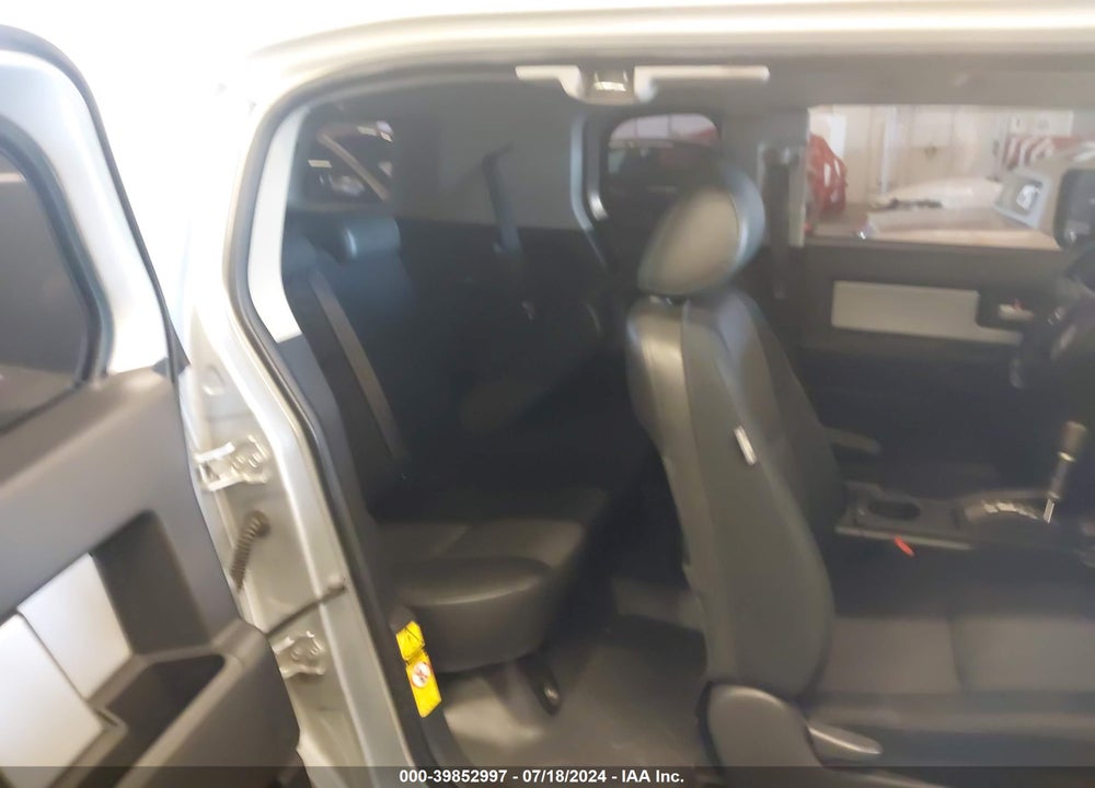 2007 TOYOTA FJ CRUISER VIN: JTEBU11F370044280