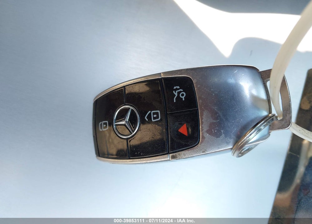 2017 MERCEDES-BENZ E 300 VIN: WDDZF4JB8HA057040