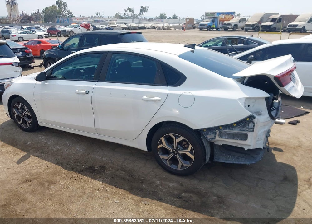 2019 KIA FORTE LXS VIN: 3KPF24ADXKE120122