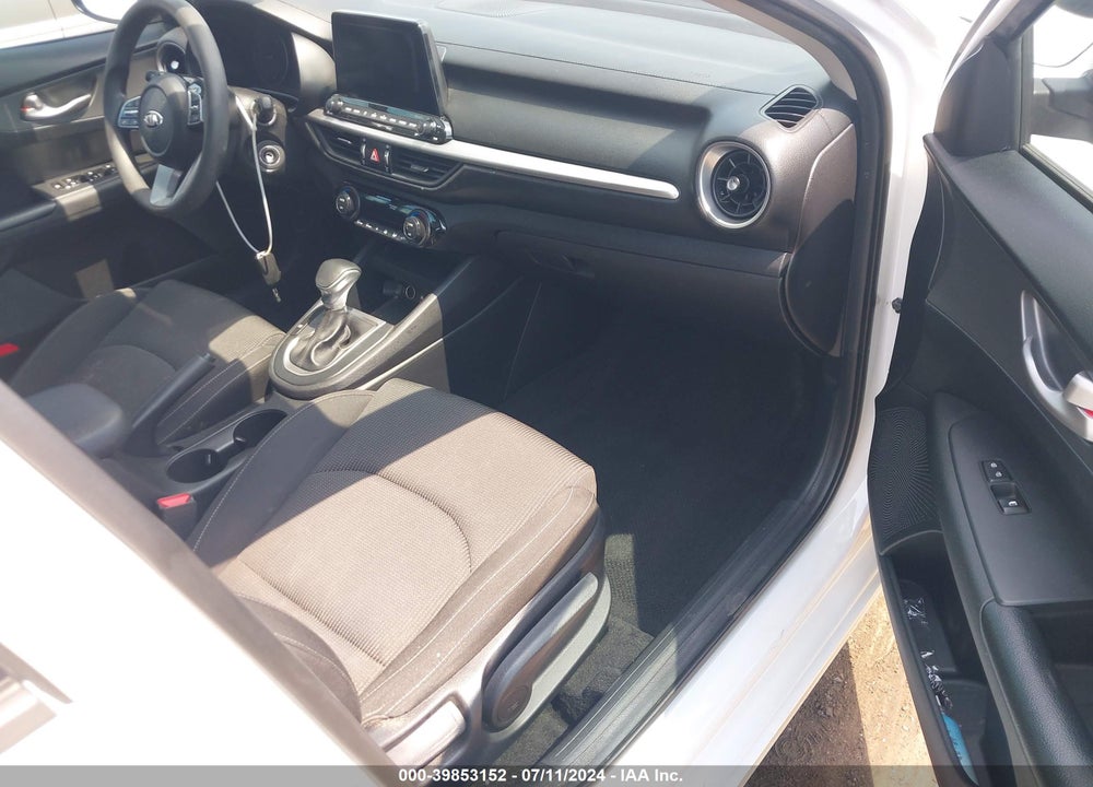 2019 KIA FORTE LXS VIN: 3KPF24ADXKE120122