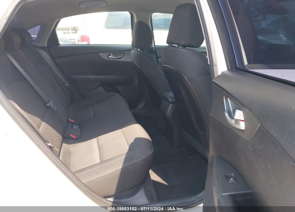 2019 KIA FORTE LXS VIN: 3KPF24ADXKE120122