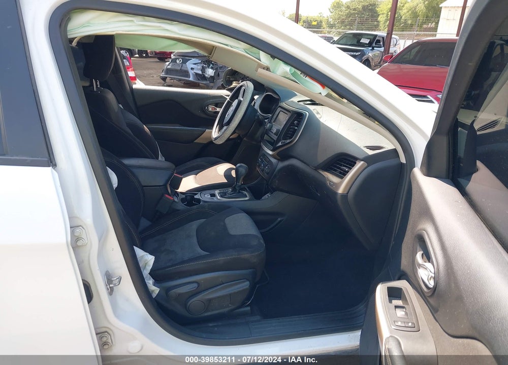 2018 JEEP CHEROKEE LATITUDE FWD VIN: 1C4PJLCB0JD597087