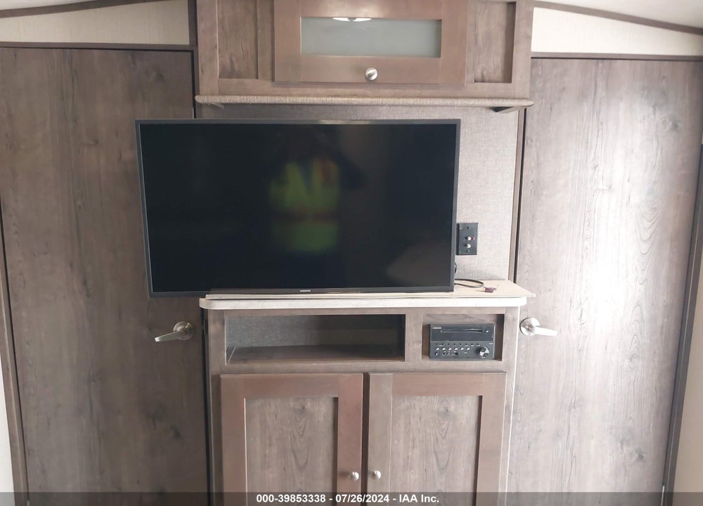 2018 CRUISER RV MPG ULTRA LITE SERIE VIN: 5RXHB3621J2364437