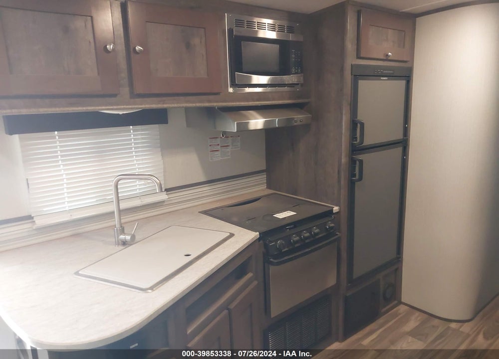 2018 CRUISER RV MPG ULTRA LITE SERIE VIN: 5RXHB3621J2364437
