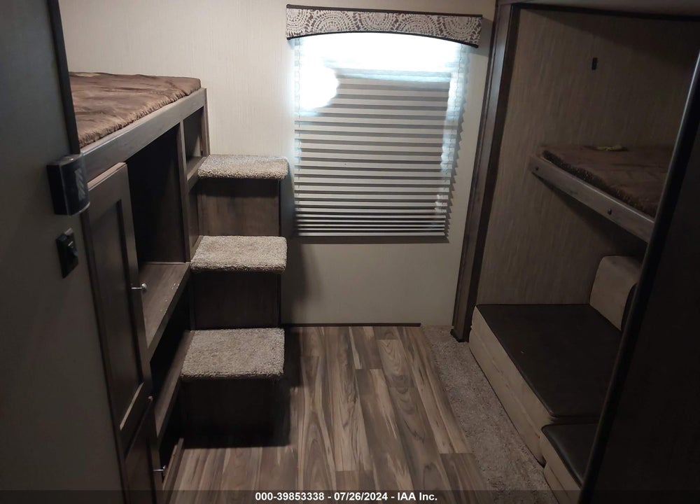 2018 CRUISER RV MPG ULTRA LITE SERIE VIN: 5RXHB3621J2364437