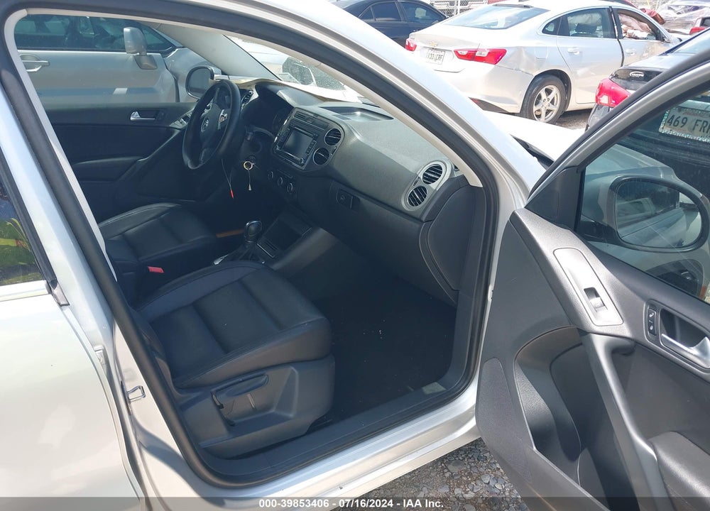 2012 VOLKSWAGEN TIGUAN VIN: WVGAV7AX4CW508849