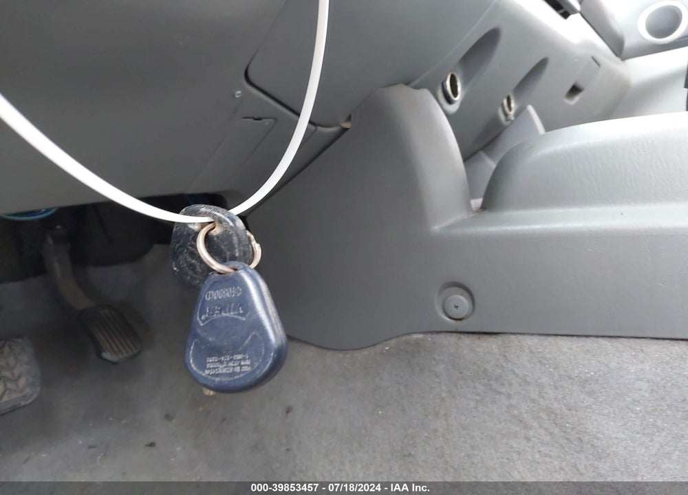 2008 TOYOTA TACOMA VIN: 5TENX22NX8Z587647
