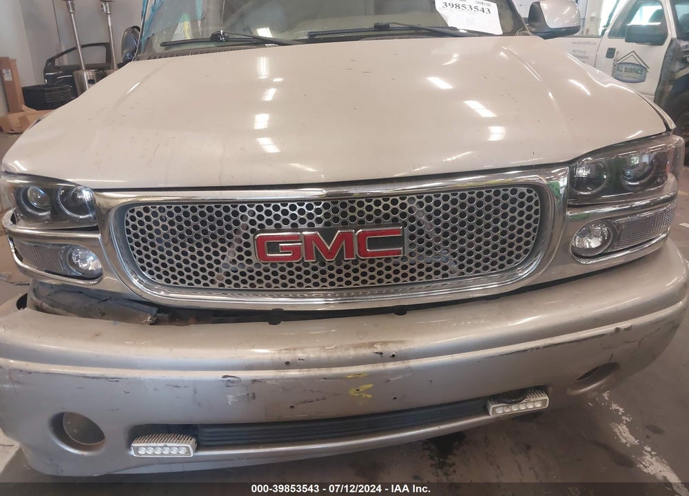 2004 GMC YUKON DENALI VIN: 1GKEK63U54J138560
