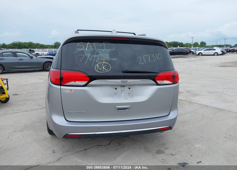 2018 CHRYSLER PACIFICA TOURING L VIN: 2C4RC1BG5JR217310