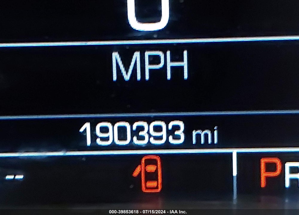 2018 CHEVROLET EQUINOX LT VIN: 2GNAXSEV4J6132145