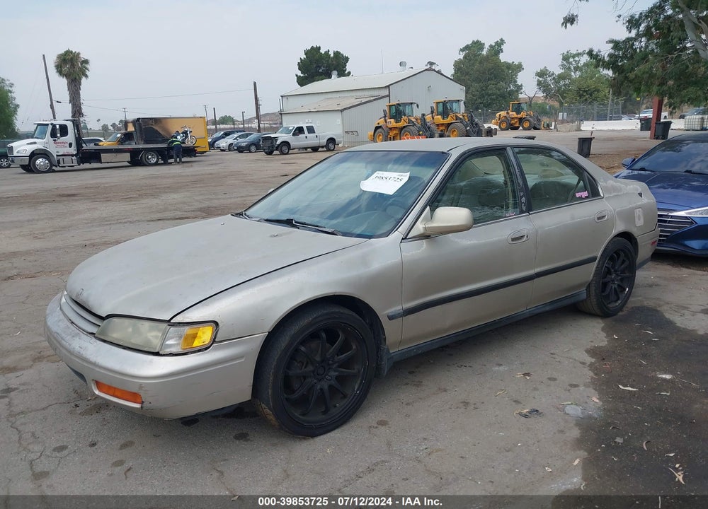 1995 HONDA ACCORD LX/EX VIN: 1HGCD5639SA158562