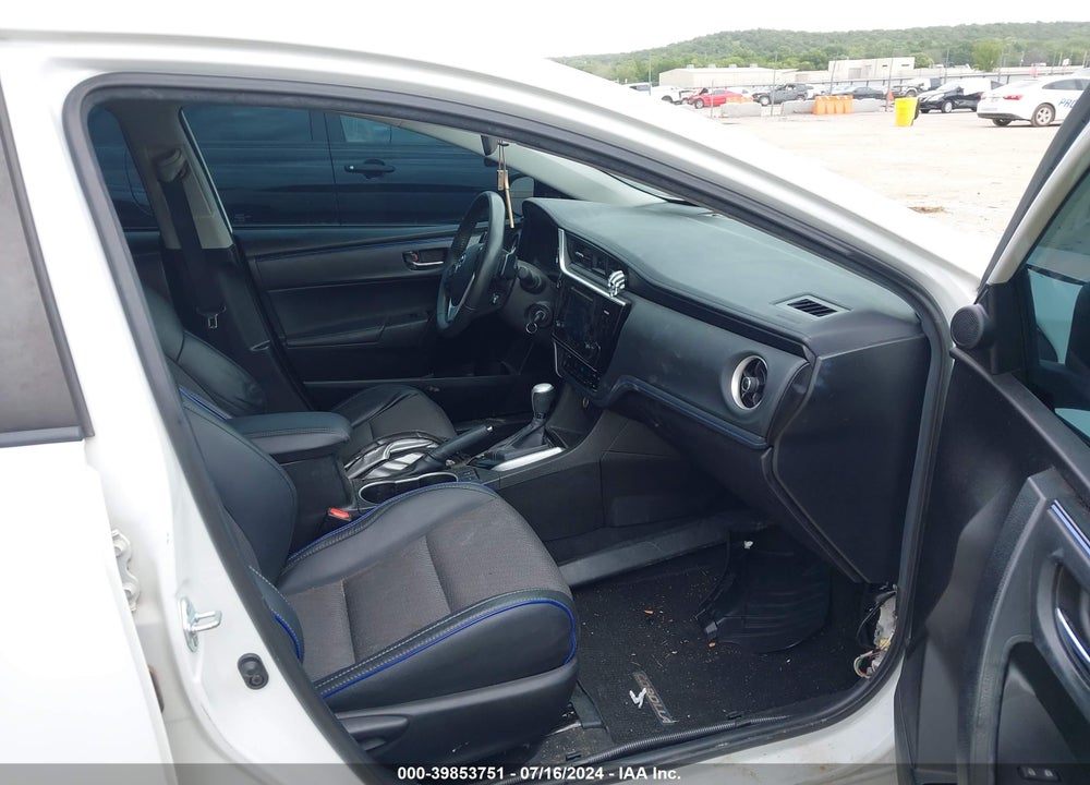 2017 TOYOTA COROLLA SE VIN: 5YFBURHE4HP577391