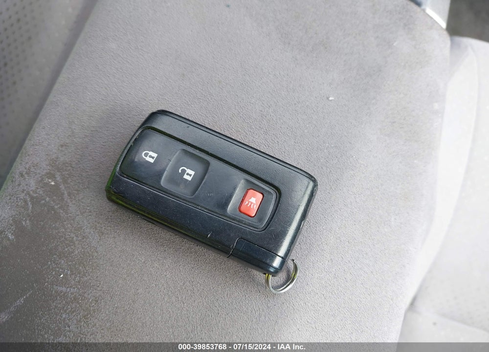 2005 TOYOTA PRIUS VIN: JTDKB20U750131516