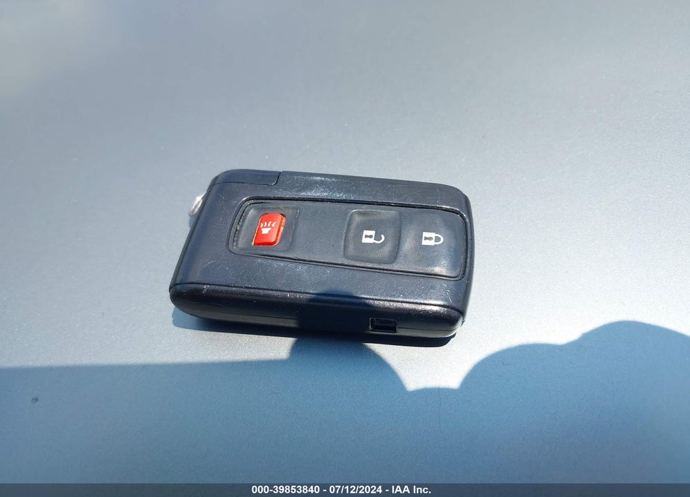 2005 TOYOTA PRIUS VIN: JTDKB20U453039567