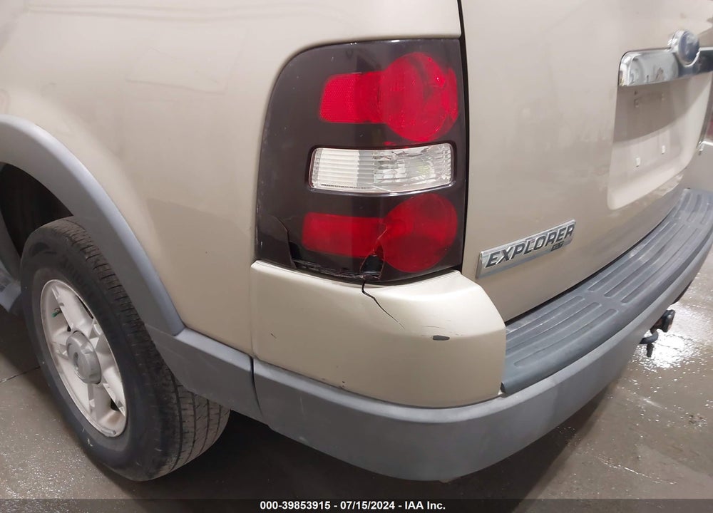 2006 FORD EXPLORER XLT VIN: 1FMEU73E76UB66667
