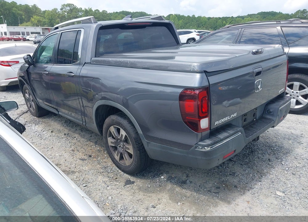 2017 HONDA RIDGELINE RTL VIN: 5FPYK3F51HB005360