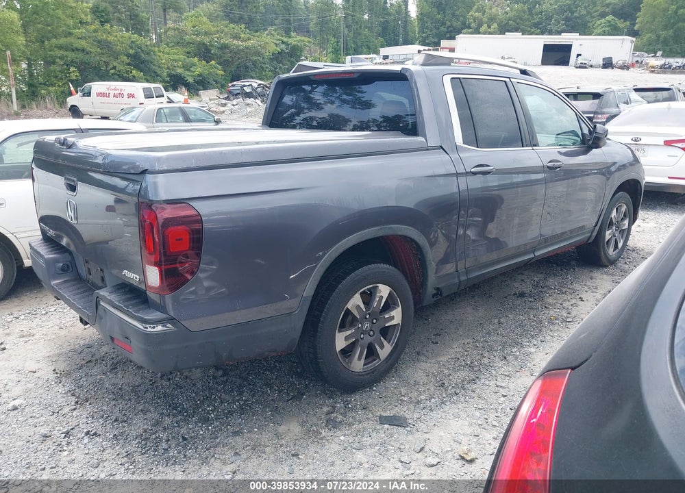 2017 HONDA RIDGELINE RTL VIN: 5FPYK3F51HB005360