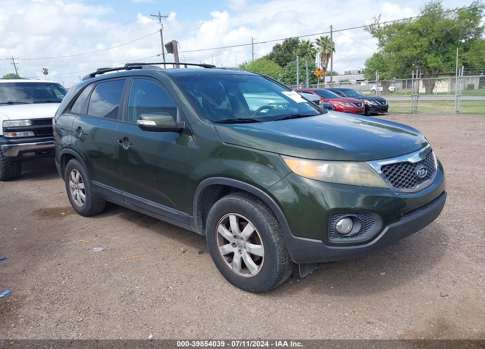 2013 KIA SORENTO LX VIN: 5XYKT3A63DG332583
