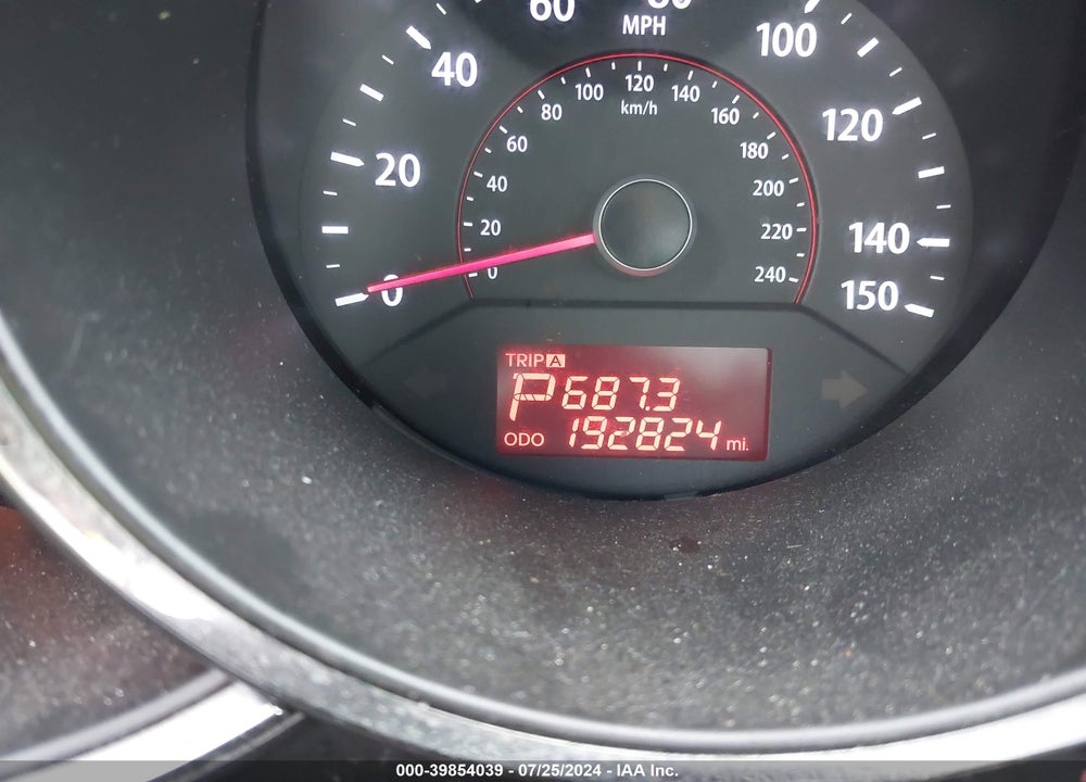 2013 KIA SORENTO LX VIN: 5XYKT3A63DG332583