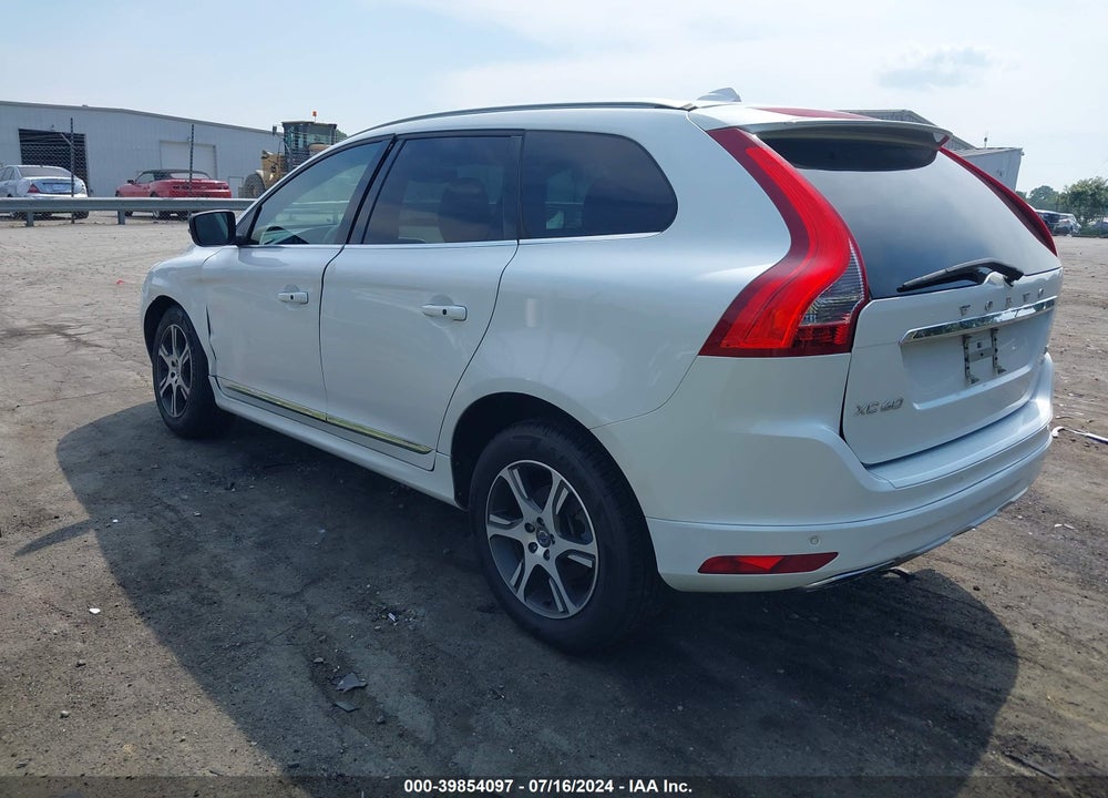 2015 VOLVO XC60 T6 VIN: YV4902RK9F2751910