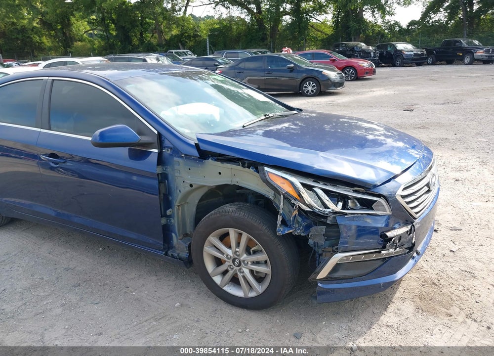 2015 HYUNDAI SONATA SE VIN: 5NPE24AFXFH170095