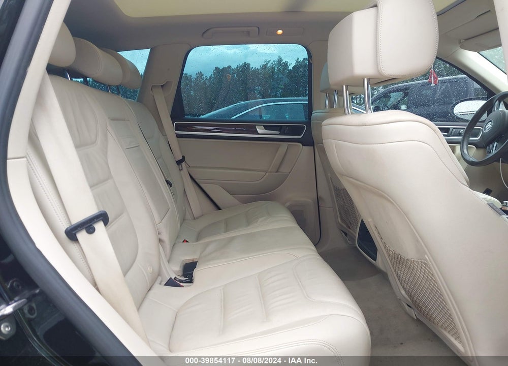 2014 VOLKSWAGEN TOUAREG 3.6L LUX VIN: WVGEF9BP3ED010732
