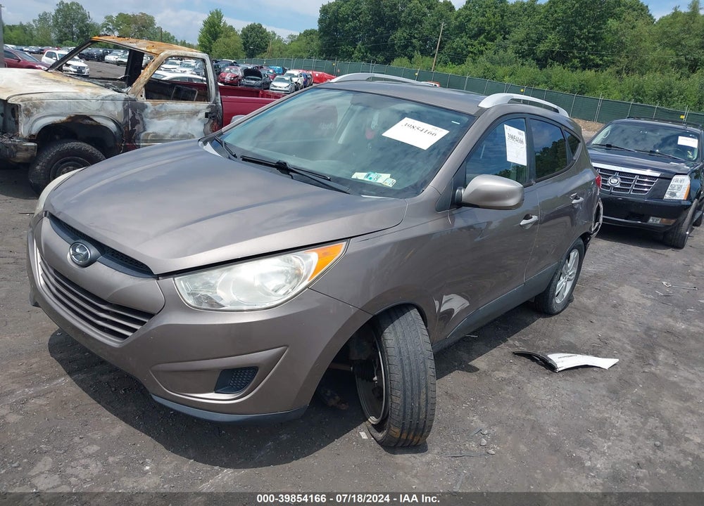 2010 HYUNDAI TUCSON GLS VIN: KM8JU3AC9AU114233